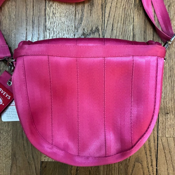 Harvey’s Seatbelt Grapefruit Sophia Saddle Bag Crossbody - Picture 5 of 8